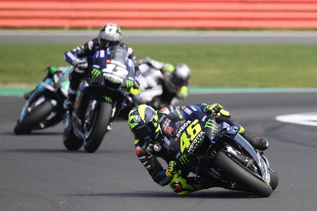 バレンティーノ・ロッシのインスタグラム：「Silverstone Circuit,England  Sunday,MotoGP Race 📸 @falex79 @gigisoldano @jesusrobledo」