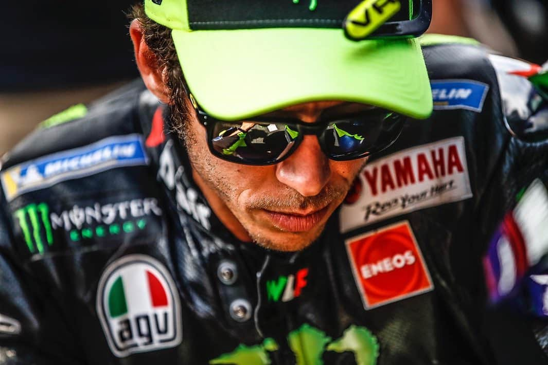 バレンティーノ・ロッシさんのインスタグラム写真 - (バレンティーノ・ロッシInstagram)「Silverstone Circuit,England  Sunday,MotoGP Race 📸 @falex79 @gigisoldano @jesusrobledo」8月30日 21時09分 - valeyellow46