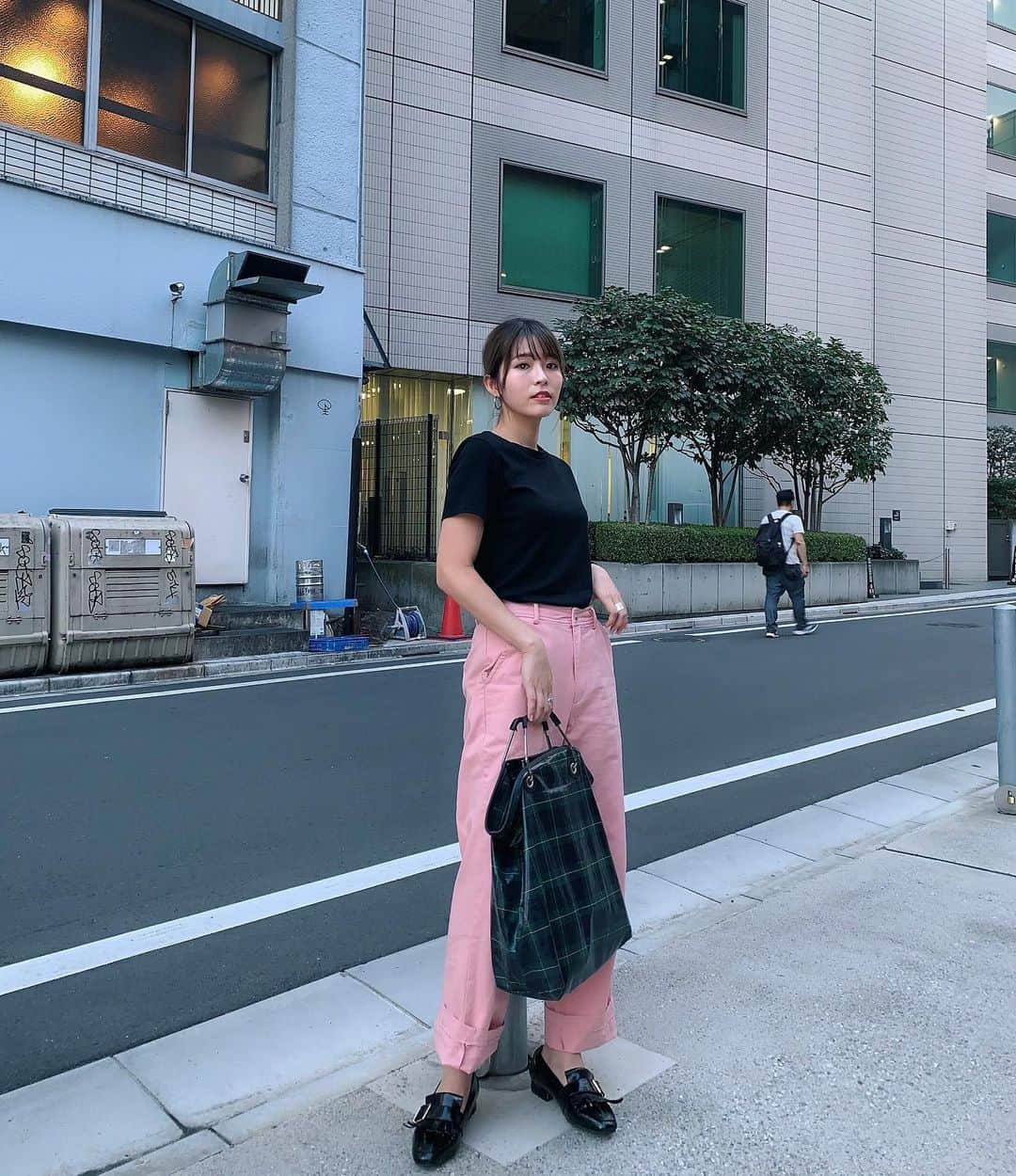 のインスタグラム：「_ お気に入りのピンクパンツ @chipie_tokyo  の💖 #puu_fashion #ootd」