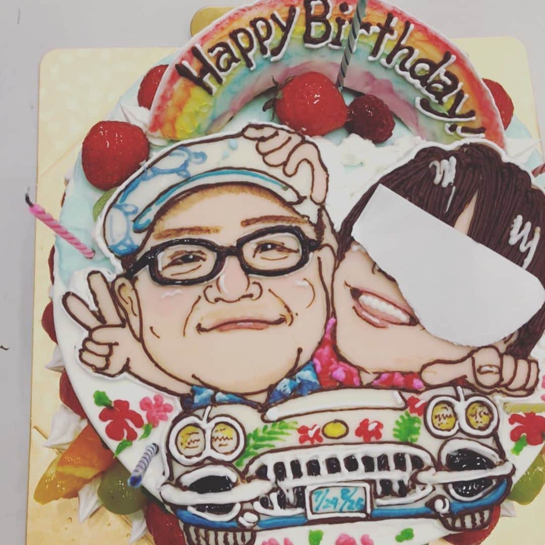 モモコさんのインスタグラム写真 - (モモコInstagram)「モモコのOH！ソレ！み～よ！で、誕生会！ 大人の事情で、目かくし中。 おめでとう㊗️ ハワイシリーズで、スタジオ撮りなかったから、２人いっぺんに！笑笑  育児休暇で休む中島アナの代わり育児休暇で休んでた藤本景子アナが復帰しました！育児休暇で２人産んでまた、もとの仕事に戻れるなんて最高💕 こちらも２人ともおめでとう㊗️ #ハイヒールモモコ #👠 #👠🍑 #CHANEL #シャネラー #グルメ #モモコのOHソレみーよ #オーソレ #誕生会 #Wダイキ #おめでとう」8月30日 21時44分 - highheel_momoko