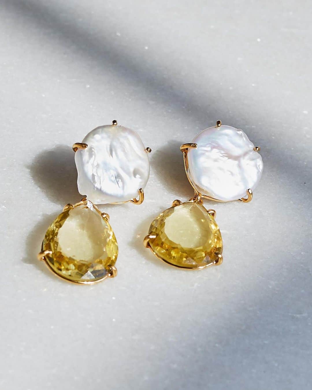 のインスタグラム：「Add a little sparkle to your Friday night with these @bounkitnyc earrings 💫 #THEOUTNET  Shop all your favorite #Bounkit looks, just visit #linkinbio 👆」