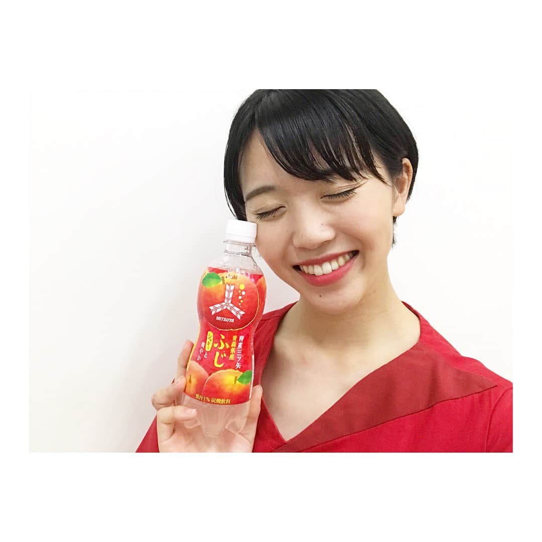のインスタグラム：「ふじの三ツ矢サイダー🍎🥂 ふじリンゴをまるかじりしたみたいな味わい！！！ とっても爽やかでスッキリしているので、是非皆さんも飲んでみてください😆✨ #三ツ矢サイダー #ご当地サイダー #ふじりんご #青森 #aomori #ringomusume」