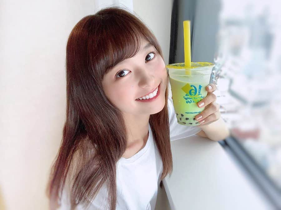 立花玲奈さんのインスタグラム写真 - (立花玲奈Instagram)「. . こんばんは🌙 今週は、大学の校外実習で、施設に実習に行ってきました〜！ . 朝からずっとだったので、なかなか投稿できなくてごめんなさい💧  とても良い経験をさせて頂きました☺︎ . . #タピオカ #たぴおか #抹茶 #カフェ #ヘアスタイル #前髪 #ロングヘア #カラー #カット #salon #haircolor #hairstyle #fashion #ootd #ファッション #コーデ #ワンピース #メイク #今日のメイク #立花玲奈 #avex」8月30日 22時17分 - _rena615