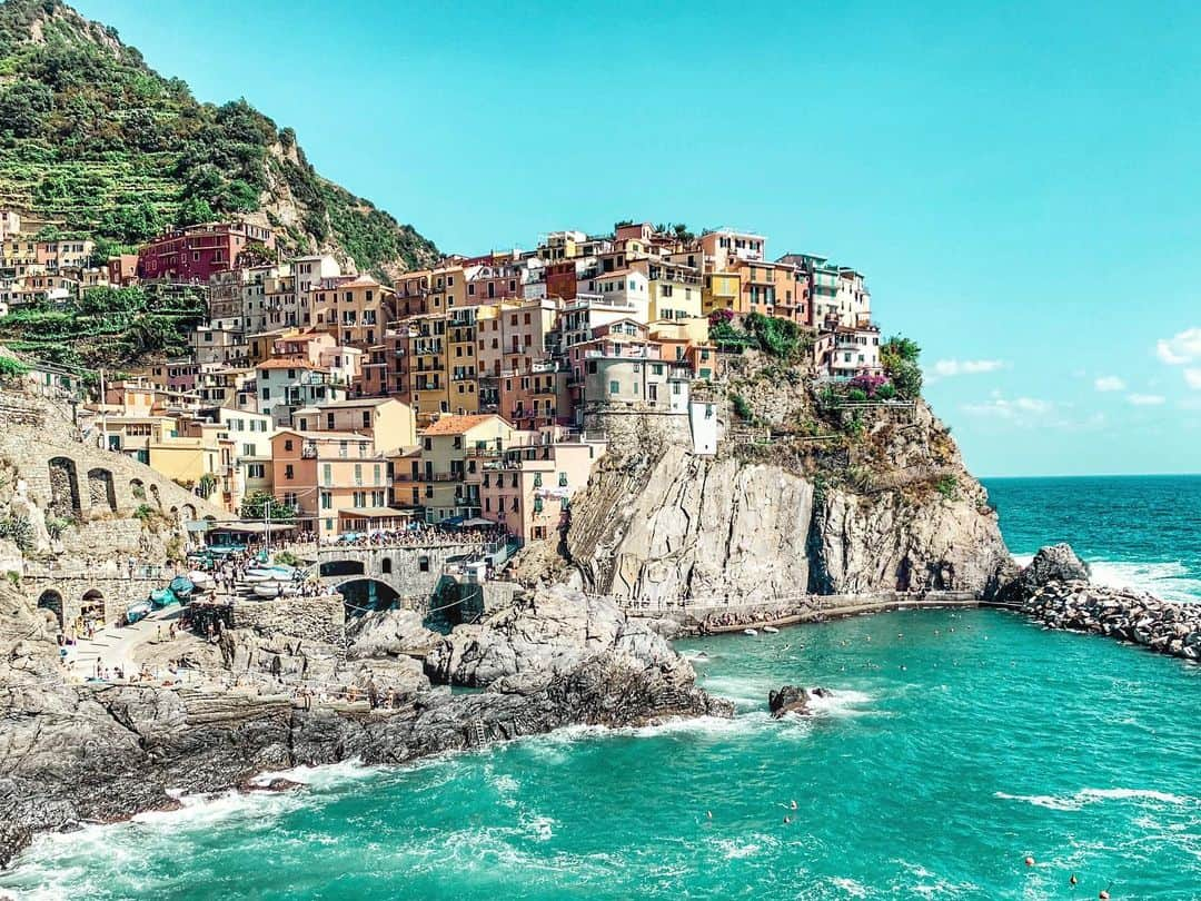 松林裕香さんのインスタグラム写真 - (松林裕香Instagram)「❤️💚💙﻿ ﻿ ✔︎ Manarola/CinqueTerre﻿ ﻿ #Italy#Manarola#CinqueTerre#イタリア#マナローラ#チンクエテッレ#yukajourneyy#ファッション#コーデ」8月30日 22時35分 - yukapiano_