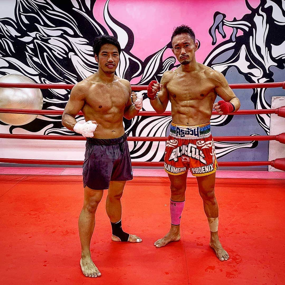 のインスタグラム：「今日もPHOENIXまで来てくれてスパーリング👊👊👊 @koyaurabe  #感謝」