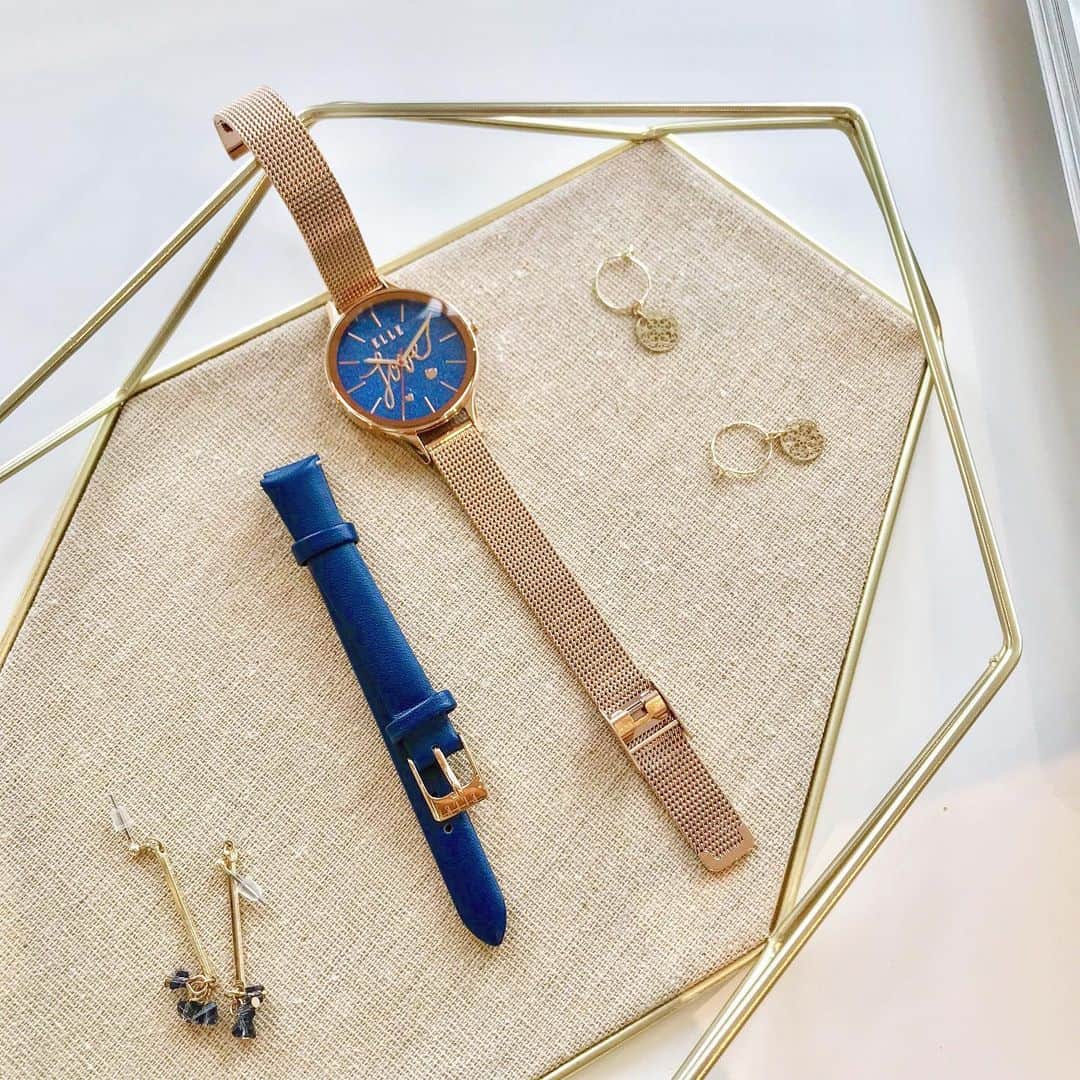 布川桃花さんのインスタグラム写真 - (布川桃花Instagram)「ELLEブランドから 新しく腕時計コレクションが発売❤︎ . “すべての女性にとって手の届きやすい腕時計”がコンセプトで 使いやすくシンプルでありながらもエレガントで上品なデザイン。 . パリジャンのファッションから インスパイアされた新作ウォッチは、 それぞれパリの地名が付けられていて種類も豊富☺️ . @elleboutiquejapan からチェックしてみてね💞 . #ELLE #ellewatches #parisiananywhere #エル #エルウォッチ #ELLEboutiquejapan」8月30日 22時29分 - momoka_fukawa