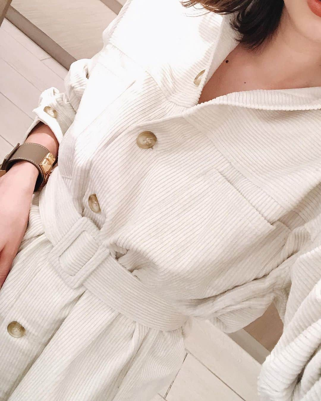 冨張愛さんのインスタグラム写真 - (冨張愛Instagram)「秋服♡ トレンドのコーデュロイjkは 抜き襟が可愛い☺︎ 合わせやすい アイボリーにしてみました💕 * jacket ... #titivate @titivatejp  #instagood #coordinate #ootd #outfit #fashion #instafashion #titivatestyle #meg_ootd #코디네이트 #패션 #카메라 #157cmコーデ #コーディネート #コーデ #ファッション #今日のコーデ #ティティベイト#ウエストマークコーデュロイライトジャケット #秋コーデ」8月30日 22時30分 - megumitomihari