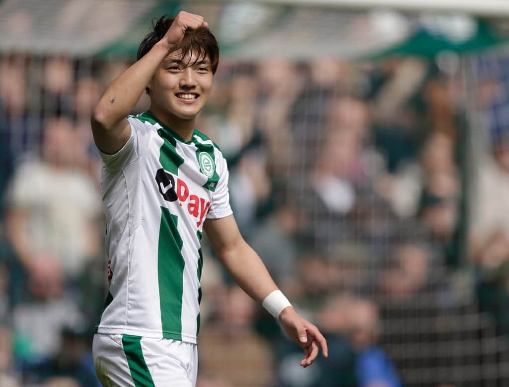 堂安律さんのインスタグラム写真 - (堂安律Instagram)「2 years ago, FC Groningen opened the door for me to play football in Europe. First of all, without the amazing coach, staffs and teammates I could never be where I am now. And of course I would like to thank the incredible supporters. All the great memories will stay with me forever. Dankjewel. Tot ziens. #thankyou」8月30日 22時47分 - doanritsu