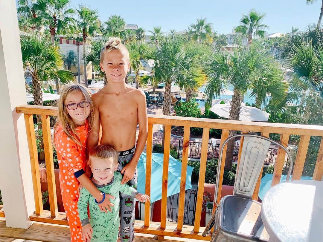 カーリー・パターソンのインスタグラム：「Not a bad view to wake up to😍」