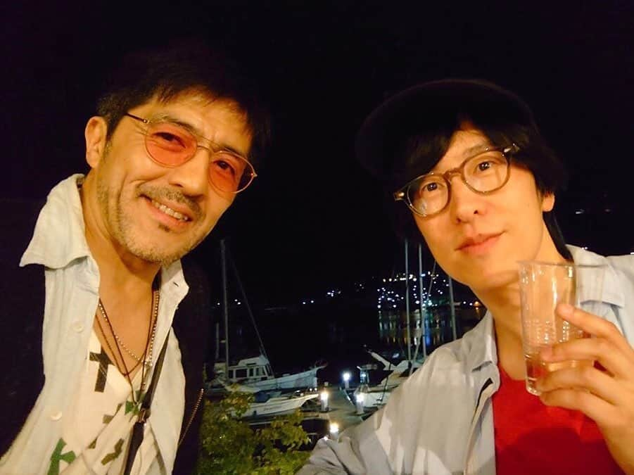 ホリエアツシさんのインスタグラム写真 - (ホリエアツシInstagram)「夜の長崎港をバックにスカパラ谷中さんと🌉 #skyjamboree #東京スカパラダイスオーケストラ #ストレイテナー  #長崎港 #nagasakilovers」8月30日 22時55分 - a.horie