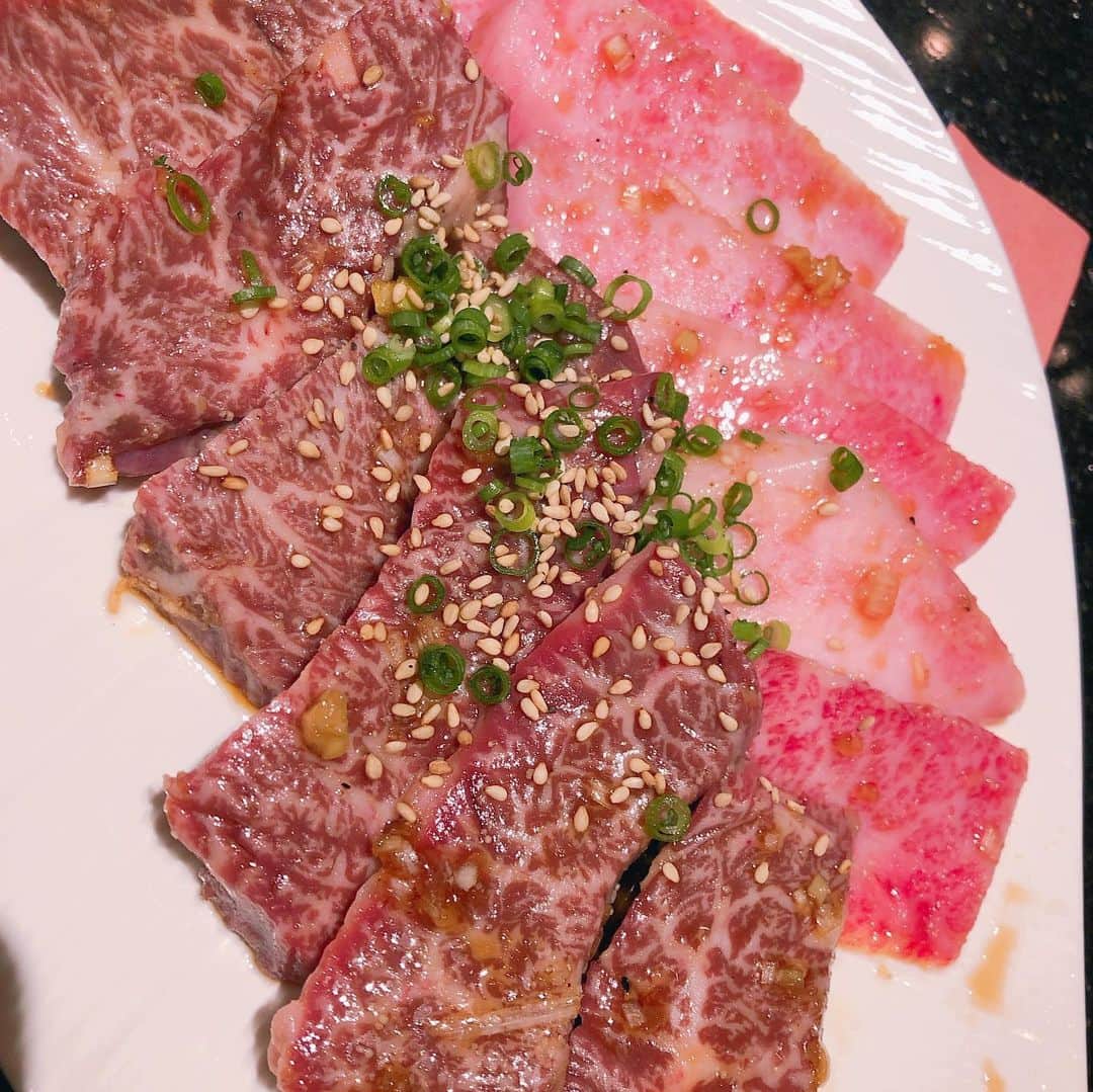 阿部洋子さんのインスタグラム写真 - (阿部洋子Instagram)「🍴🥂👯‍♀️ 先輩達がお誕生会してくれたー！ 毎年ありがたやー😭 そして、 久々の焼肉！ 美味しすぎるー！ やっぱりお肉よね。 お肉食べると元気出る！ #thankyou  #お誕生会  #happybirthday #焼肉  #肉食  #美味しゅうございました  #thankyou  #仙台チーム」8月30日 23時08分 - hirocoring