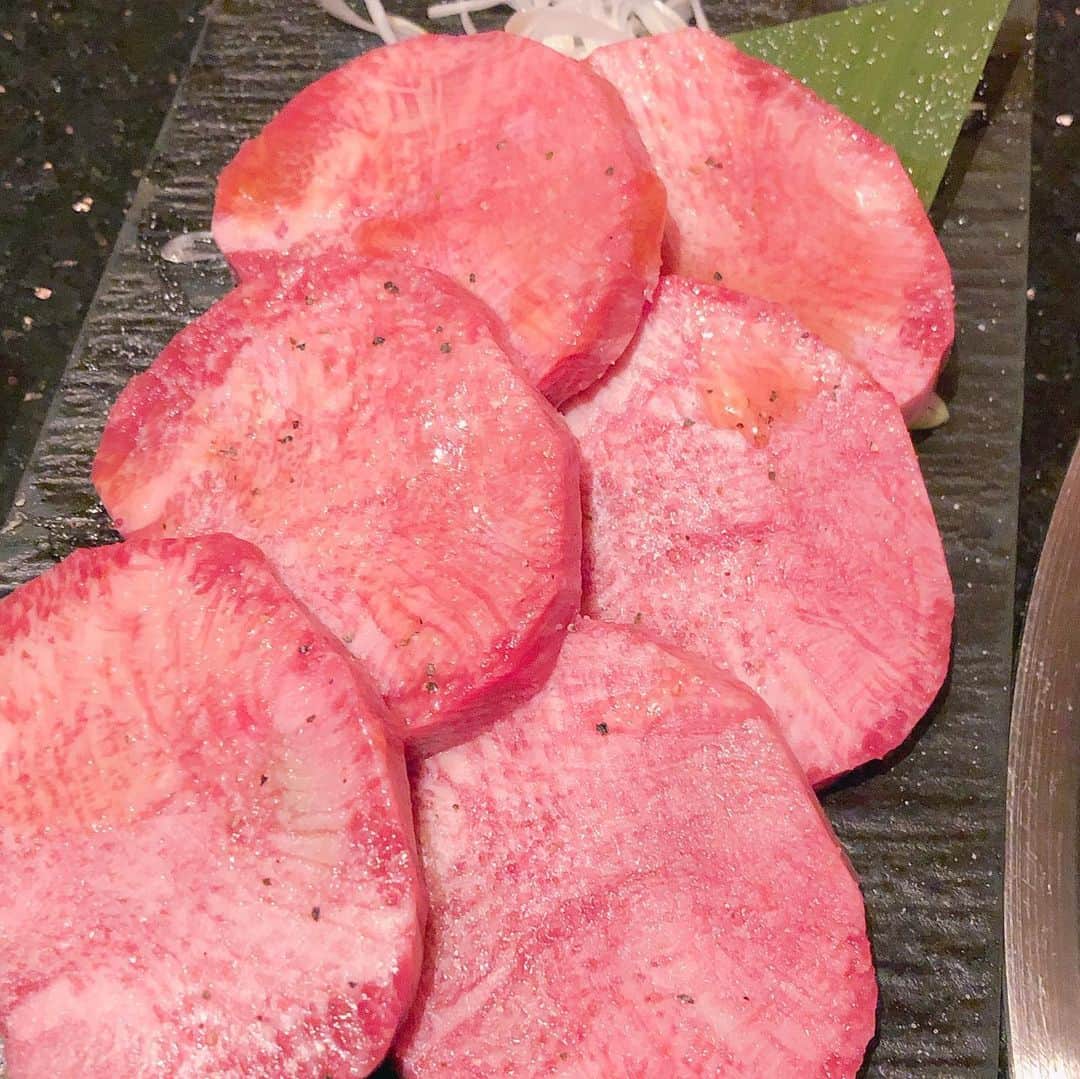 阿部洋子さんのインスタグラム写真 - (阿部洋子Instagram)「🍴🥂👯‍♀️ 先輩達がお誕生会してくれたー！ 毎年ありがたやー😭 そして、 久々の焼肉！ 美味しすぎるー！ やっぱりお肉よね。 お肉食べると元気出る！ #thankyou  #お誕生会  #happybirthday #焼肉  #肉食  #美味しゅうございました  #thankyou  #仙台チーム」8月30日 23時08分 - hirocoring
