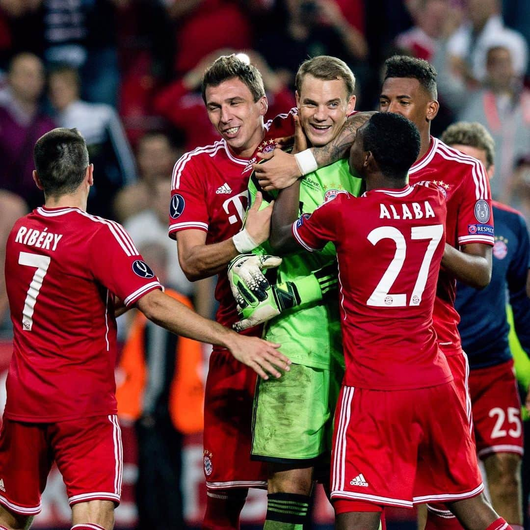 バイエルン・ミュンヘンさんのインスタグラム写真 - (バイエルン・ミュンヘンInstagram)「An unforgettable night in Prague 6️⃣ years ago today! 🏆🔥 #Supercup #FlashbackFriday #FCBayern #MiaSanMia」8月30日 23時14分 - fcbayern