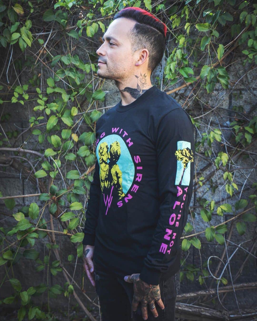 ニック・マーティンのインスタグラム：「The long sleeve tee is available @ SirensMerch.co • The hoodie is available in our album pre-order bundles @ SirensMusic.co • Model not for sale.」