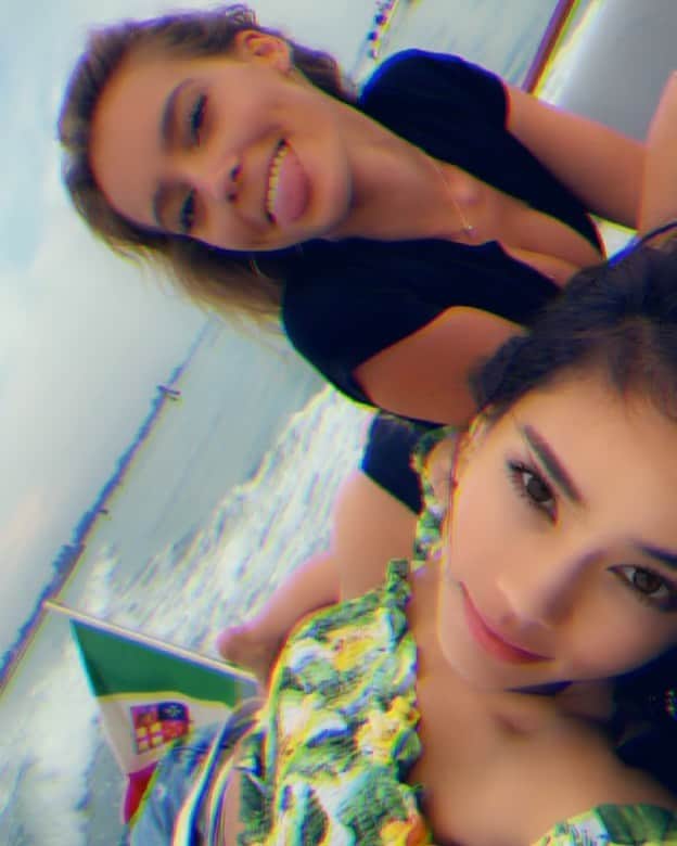佐原モニカのインスタグラム：「🚤💕」