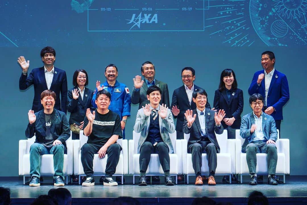 Saschaさんのインスタグラム写真 - (SaschaInstagram)「#JAXA #きぼう #こうのとり 10周年記念シンポジウムの司会を担当しました！宇宙でビジネスしたくなりました！！インターネット黎明期に状況が似ているという #堀江貴文 さんの話も興味深かった！！」8月30日 23時44分 - sascha348