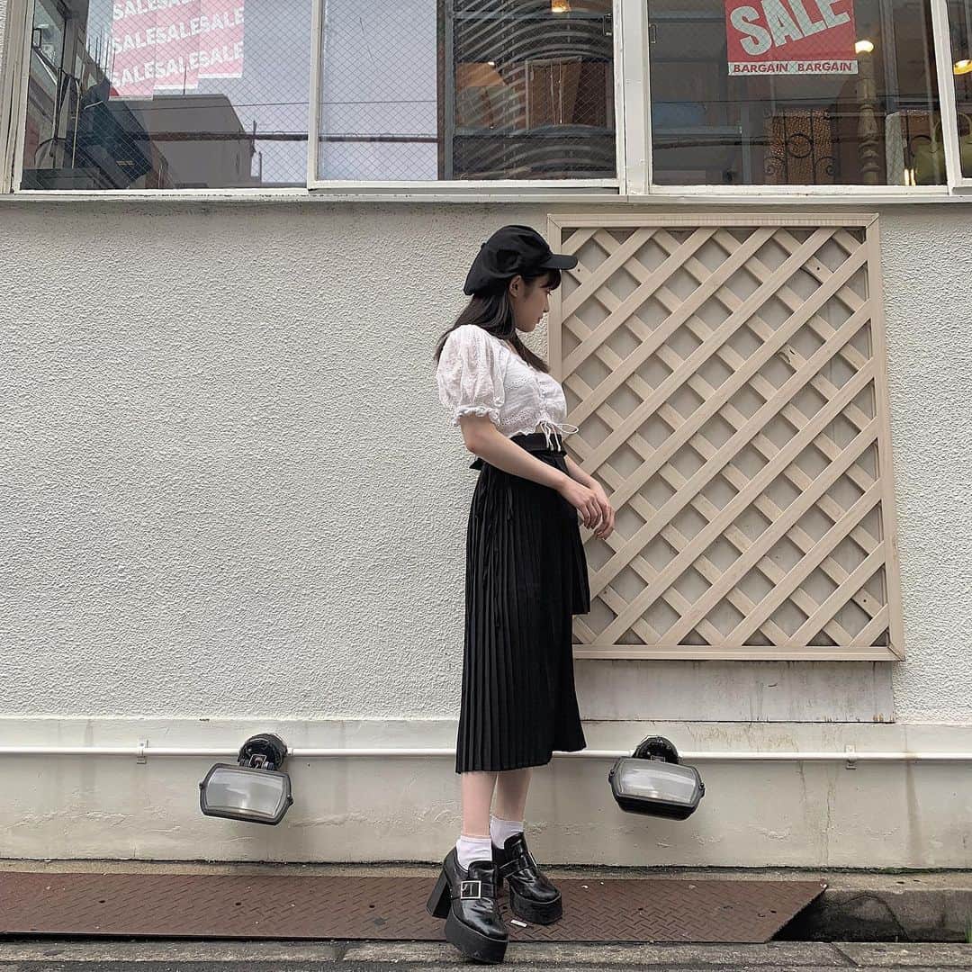川上千尋さんのインスタグラム写真 - (川上千尋Instagram)「今日の服装お気に入り☺️ 変わってるデザインが好きみたい○△◻︎ #ちひこーで  @me.harajuku  @trifle_official」8月30日 23時50分 - this_chihhi