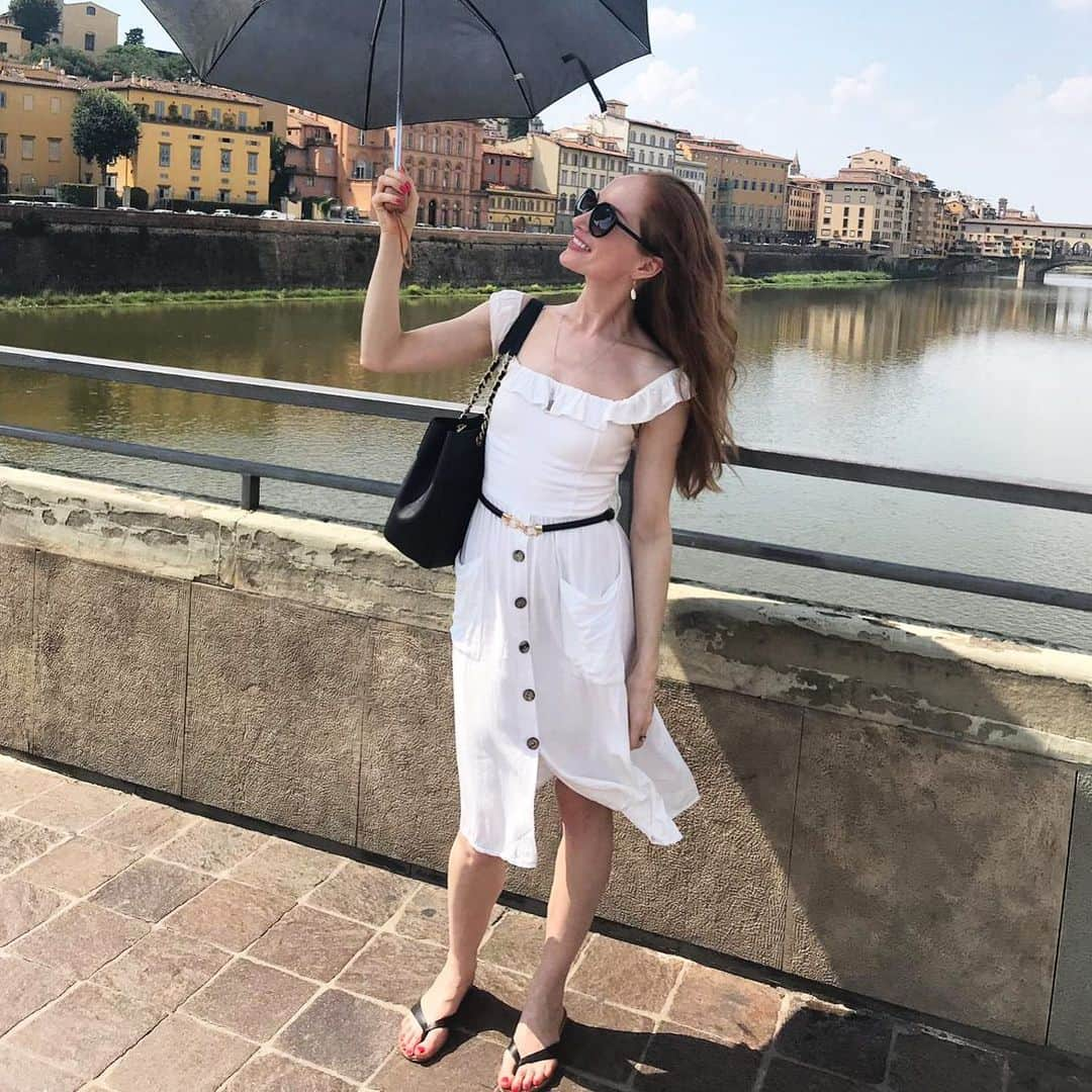 ロッテ・ヴァービークさんのインスタグラム写真 - (ロッテ・ヴァービークInstagram)「About to Mary Poppins my way out of the city again... Firenze, mi mancherai! ❤️ 🇮🇹」8月30日 23時50分 - lotteverbeek