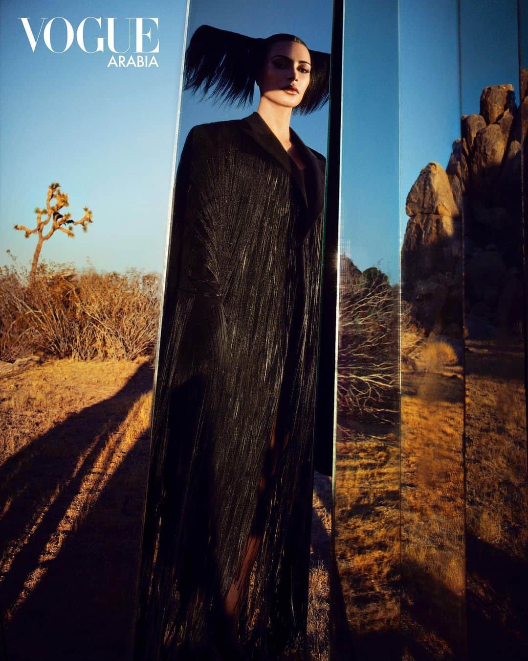 のインスタグラム：「Vogue Arabia editorial featuring @kimkardashian wearing Mugler archives and the latest Mugler collections designed by @cadwallader. - - Art direction @manfredthierrymugler Editor-in-chief @mrarnaut Photographer @txemayeste Fashion director @katieellentrotter Hair stylist @joeygeorge Make-up artist @hungvanngo Set design @cristinaramosatelier #mugler」