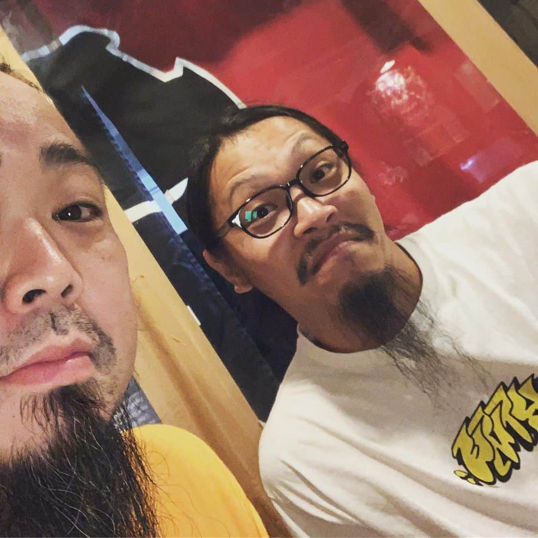 安野勇太のインスタグラム：「カントリー速人とナイスな夜会。明日はトライアングル！よろしくお願いします！」