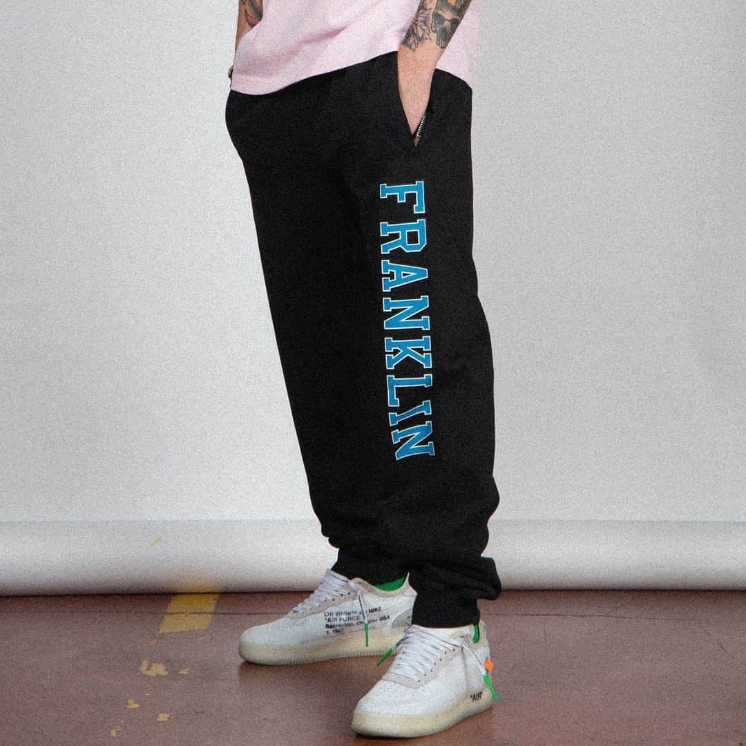 フランクリン&マーシャルのインスタグラム：「FRANKLIN & MARSHALL | SS2019 COLLECTION⁠ .⁠ SUMMER SALES⁠ .⠀⁠ #franklinandmarshall #streetwear #sportswear #summercollection #fleecepants」