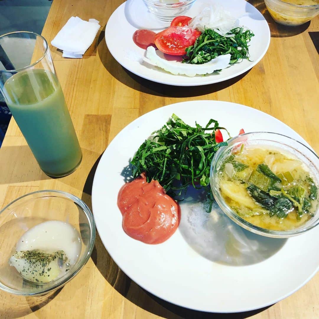 久保ミツロウのインスタグラム：「じゃ、じゃがいも久しぶり食べた…泣けるほど美味い…」
