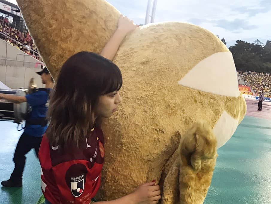 坂本遥奈さんのインスタグラム写真 - (坂本遥奈Instagram)「「鯱の大祭典」今日がラストでした⚽️ 今回、鯱の大祭典広報大使として、素敵な経験をたくさんさせていただきました！！ グランパスがさらに大好きになったし、ファミリーの皆さんもとても優しくて最高すぎる🔥これからも引き続き全力で応援するぞ〜！ #名古屋グランパス#鯱の大祭典 帰りには地下鉄のラッピングも見れてパシャり🚃」8月31日 0時04分 - haruna_sakamoto_official