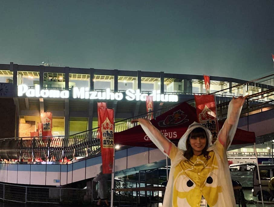 坂本遥奈さんのインスタグラム写真 - (坂本遥奈Instagram)「「鯱の大祭典」今日がラストでした⚽️ 今回、鯱の大祭典広報大使として、素敵な経験をたくさんさせていただきました！！ グランパスがさらに大好きになったし、ファミリーの皆さんもとても優しくて最高すぎる🔥これからも引き続き全力で応援するぞ〜！ #名古屋グランパス#鯱の大祭典 帰りには地下鉄のラッピングも見れてパシャり🚃」8月31日 0時04分 - haruna_sakamoto_official