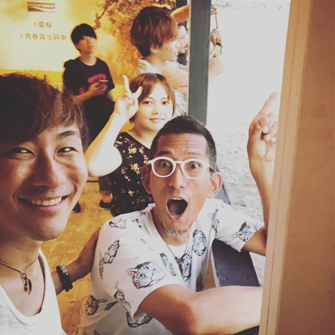 KUREIさんのインスタグラム写真 - (KUREIInstagram)「8月も終わる。 夏が終わる。 切ない。儚い。 だから美しいし、記憶に刻まれる。  #ありがとう #otodama #クレイユーキーズ #withyui」8月31日 0時05分 - kimaguren_kurei