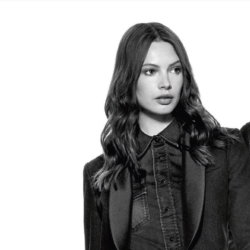 Jacob Cohenのインスタグラム：「Bright, graphic and minimal elegance. This is the atmosphere.  Discover the Jacob Cohën Fall Winter 2019/2020 Collection  Photography by @danielafederici  Featuring @andresvelencoso and @monajohannesson」