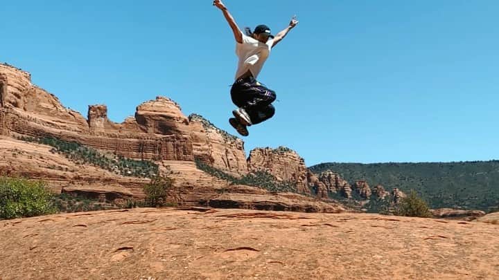 のインスタグラム：「セドナで撮った動画を1分でまとめてみた🏜 みてくれてる人も少しでも行った気分になれば🌵 沢山ハイクして瞑想もしてエネルギー入れてきた。 メキシコ動画も作ろうかな🇲🇽 #sedona #roadmovie」