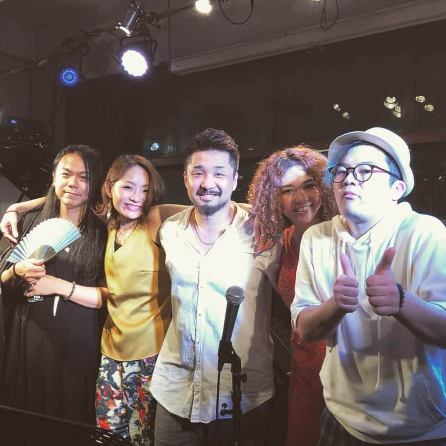 宮本美季のインスタグラム：「同い年のこの人たちとのライブ、Tamesは今回でもう何回目になるんだろう？？ いやぁー、笑いまくった。よーすけ、誕生日おめでとう！！ #Tames #年内またやりたい」