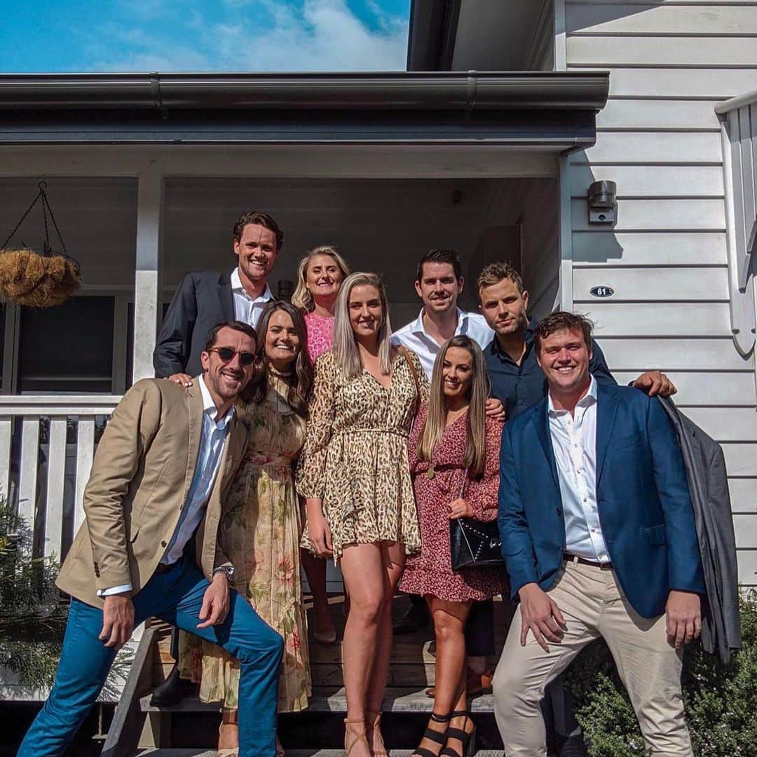 ブリタニー・エルムズリーのインスタグラム：「How good is LOVE ❤️💍 What a wedding, what a crew! Congrats Mr & Mrs Murphy」
