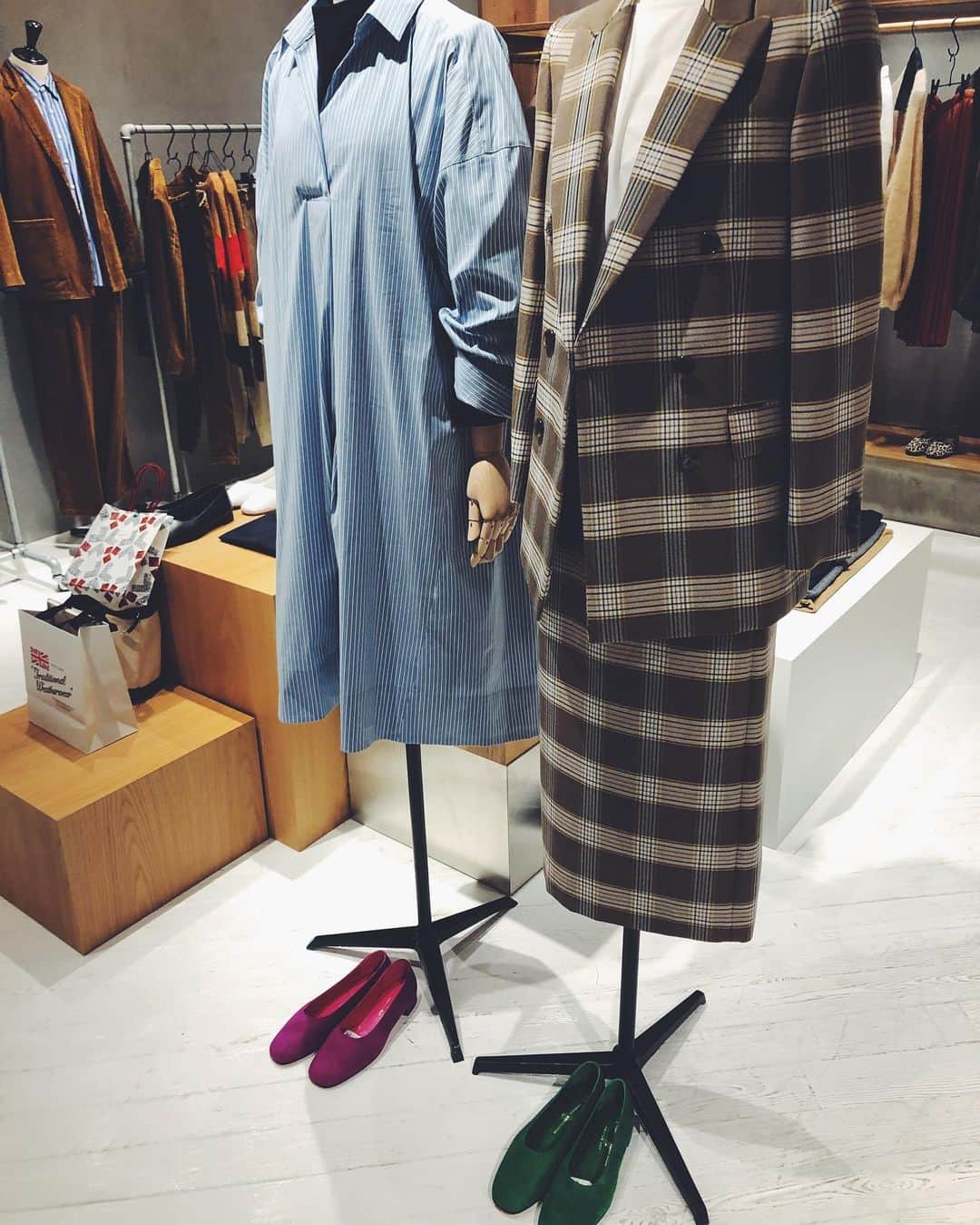尾形沙耶香さんのインスタグラム写真 - (尾形沙耶香Instagram)「#traditionalweatherwear  NEW OPEN 🎊 GINZA SIX  #トラディショナルウェザーウェア  #tww銀座」8月31日 11時41分 - sayakaogata