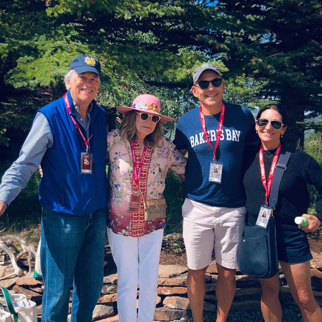 ボビー・ブラウンのインスタグラム：「Gangs of #telluride @susie1q #dickebersol @sdplof #telluridefilmfestival」