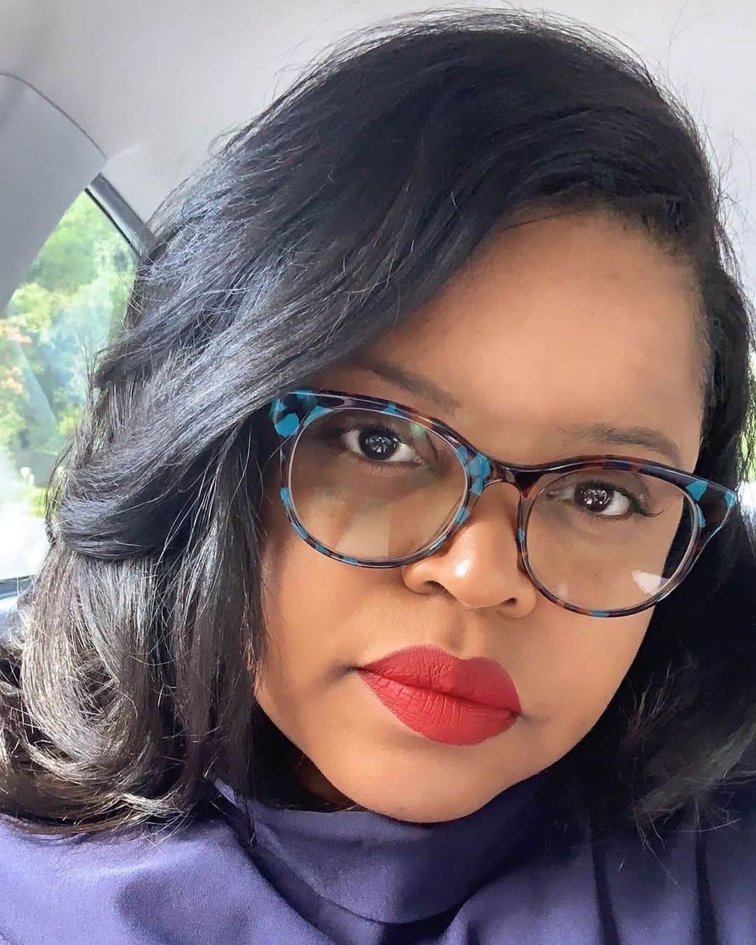 Warby Parkerのインスタグラム：「@aishajthomas has the right frame of mind with Remy in Teal Tortoise 🤓✨ See more of our favorite crushes of the week in our Frame Crush Friday Story!」