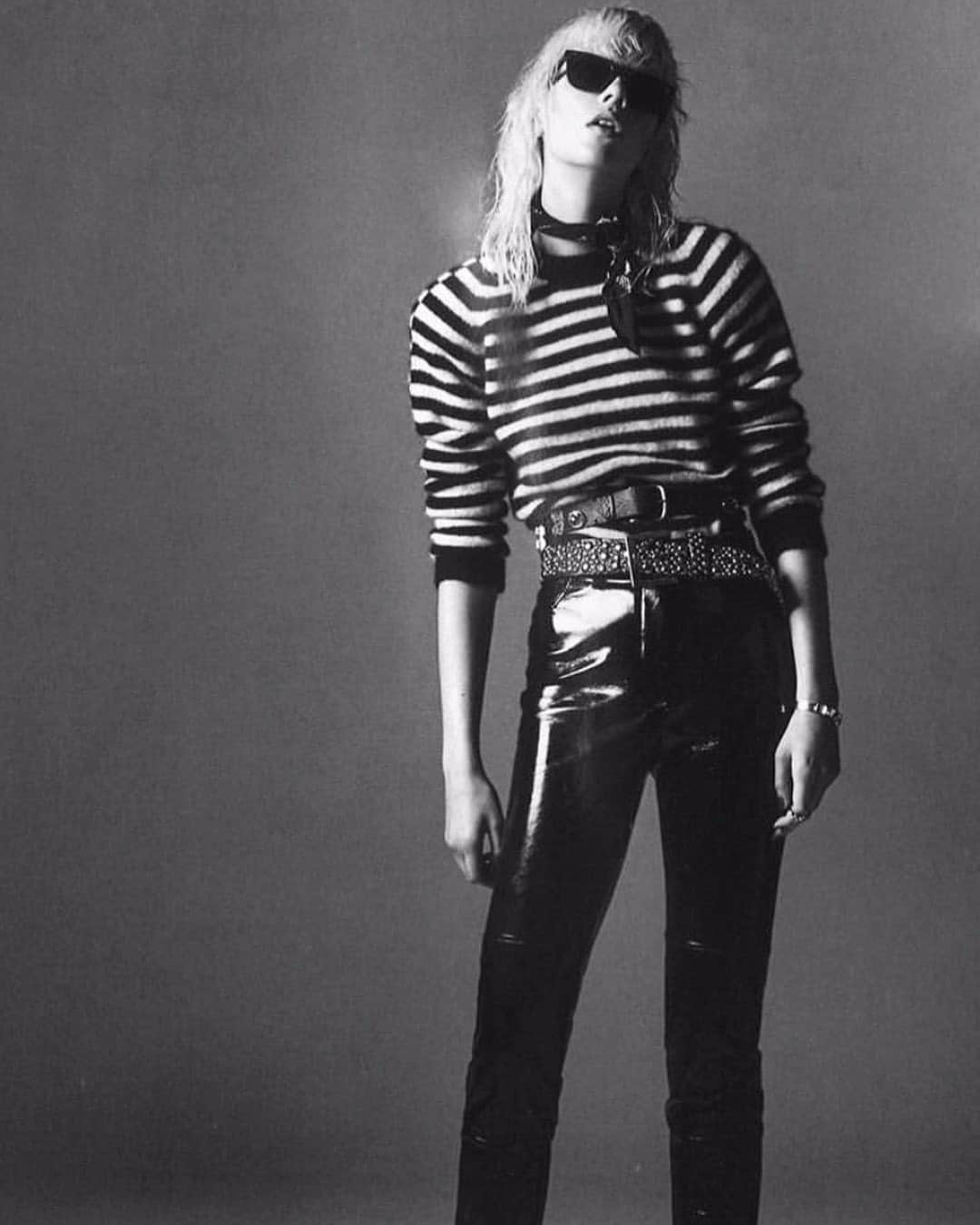 マリヤン・ジョンクマンのインスタグラム：「VOGUE PARIS BY THE BEST @christian_macdonald_studio @sagliogeraldine 🖤🖤🖤🖤🖤🖤 @vogueparis」