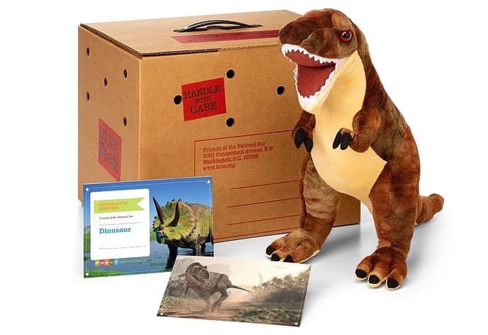 スミソニアン国立動物園さんのインスタグラム写真 - (スミソニアン国立動物園Instagram)「👋🦖 Dino Summer is ending, and we're getting ready to say goodbye to our prehistoric friends. Through Labor Day, Sept. 2, *ALL* Adopt a Species packages are $10 off. 🎁 Get your limited-edition stegosaurus + T. rex packages before they go extinct! ADOPT >> s.si.edu/2SbMcBX. (Link in bio.) @fonznationalzoo」8月31日 3時34分 - smithsonianzoo