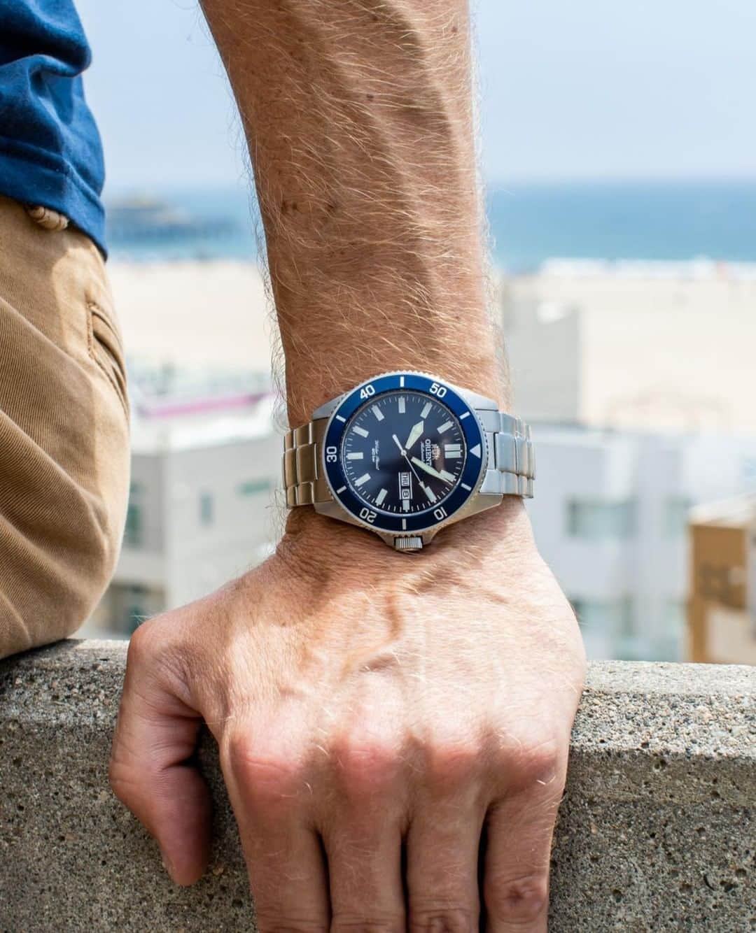 Orient Watchさんのインスタグラム写真 - (Orient WatchInstagram)「Brilliant blue, a crisp, refined design, brushed from the frame around the hands & hour markers, to the smooth bezel insert.⁠ ⁠ Kick off your #LDW with our KANNO as your trusted beach-day companion. #orientstyle⁠」8月31日 3時47分 - orientwatch