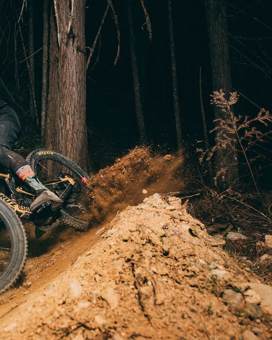 Stanceさんのインスタグラム写真 - (StanceInstagram)「Trail-tested⛰️🌲 Last weekend, @dustinlalikphoto put our Cycling collection to the test with the @baldfacelodge crew. As you can see, they really take a beating. 🚧  Shop 'Endo Crew' and the rest of our Cycling collection now on Stance.com」8月31日 3時57分 - stanceofficial