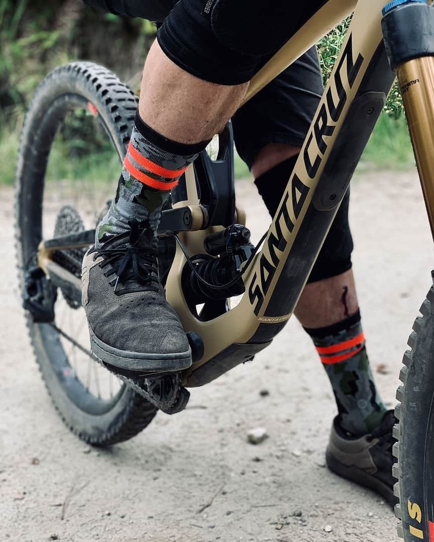 Stanceさんのインスタグラム写真 - (StanceInstagram)「Trail-tested⛰️🌲 Last weekend, @dustinlalikphoto put our Cycling collection to the test with the @baldfacelodge crew. As you can see, they really take a beating. 🚧  Shop 'Endo Crew' and the rest of our Cycling collection now on Stance.com」8月31日 3時57分 - stanceofficial