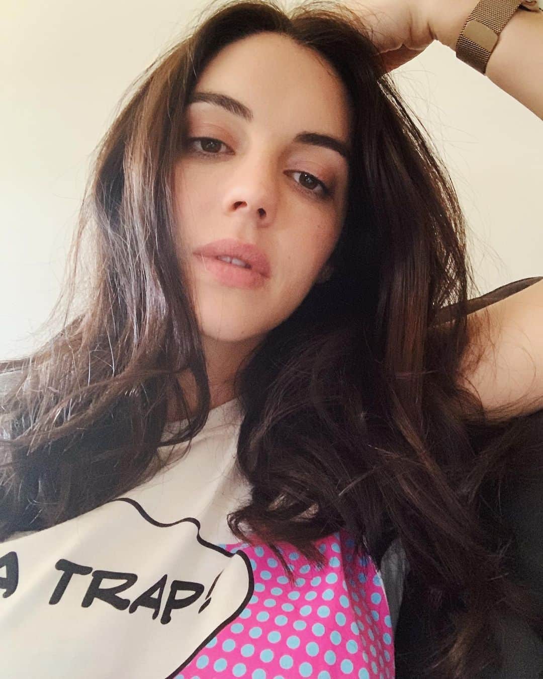 アデレード・ケインのインスタグラム：「It’s a trap. Snaps for @hairbyadrian making my hair flossyyyyy 🌟」