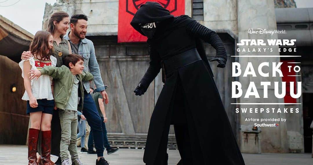 Walt Disney Worldのインスタグラム：「Ready to live your Star Wars adventures like never before? Visit Star Wars: Galaxy’s Edge at Walt Disney World® Resort 8/29 –9/30 and share your photo of your experience plus #GalaxysEdge #BackToBatuu #Sweepstakes and @WaltDisneyWorld for a chance to come back to Batuu as a part of the Back to Batuu Sweepstakes! Airfare provided by @SouthwestAir. NO PURCHASE NECESSARY. Sweepstakes starts 6:00 AM ET 8/29/19, ends 11:59PM ET 9/30/19. Open to legal res. of 50 US/DC, 18+. To enter via Instagram or Twitter, must follow @WaltDisneyWorld. Winners must travel December 3-6, 2019. For Official Rules (including how to enter without posting on social media), click the link in bio.」