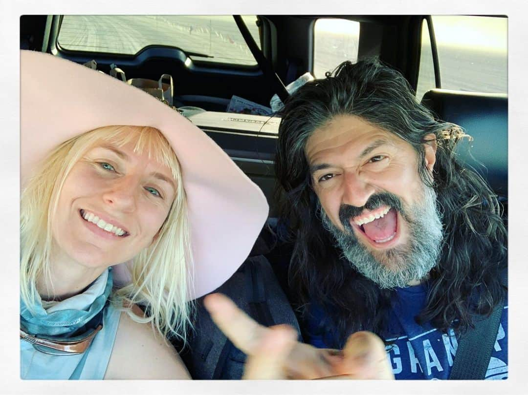 ミッキー・サムナーさんのインスタグラム写真 - (ミッキー・サムナーInstagram)「Dusty & Full of Love for humanity. Thank you to our Burning Man family - we ♥️ you. #civicresponsibility #radicalselfreliance #immeadiacy #gifting #decommodification #radicalinclusion #leavingnotrace #communaleffort #participation #radicalselfexpression #sacredcowcamp #thankyouLarry」8月31日 4時34分 - sumnermickey