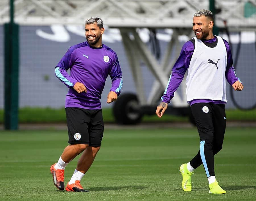 ニコラス・オタメンディさんのインスタグラム写真 - (ニコラス・オタメンディInstagram)「Ready for tomorrow 👊🏻#cmonguys #manchestercity #training」8月31日 4時34分 - nicolasotamendi30