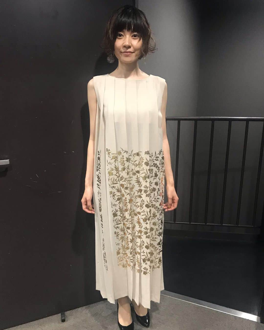 住岡梨奈さんのインスタグラム写真 - (住岡梨奈Instagram)「衣装はmint designs。﻿ 大変お世話になりました◡̈﻿ ﻿ チーフマネージャーが紹介してくれて、﻿ 以降ずっとライブ衣装や舞台挨拶でも﻿ 煌びやかにサポートしていただきました。﻿ ﻿ 心温まるし、美しい形。﻿ 私はミントデザインズを着て歌うのが好きでした。﻿ ﻿ 東京、大阪公演で着ていたのもmint designsです。﻿ 溢れ出る様々な表情をより一層輝かせてくれたことと思います。感謝感謝。 ﻿ たくさんたくさん、ありがとうございました。﻿ #mintdesigns」8月31日 4時46分 - sumioka_rina