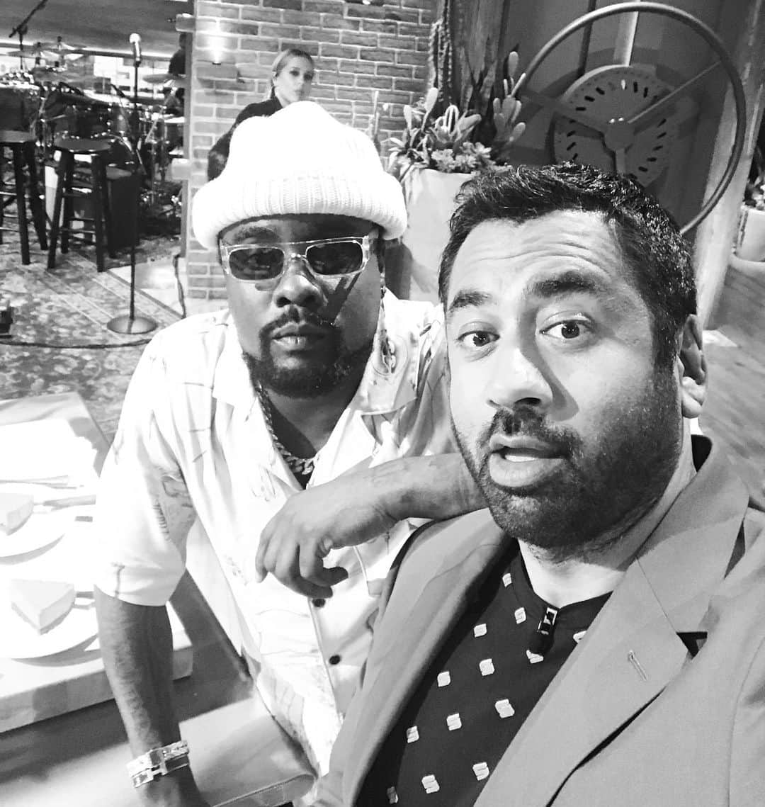 カル・ペンのインスタグラム：「Wale had me laughing the whole afternoon. Talented rapper, funny dude! Great day with @wale and @kellyclarkson yesterday. 🇺🇸」
