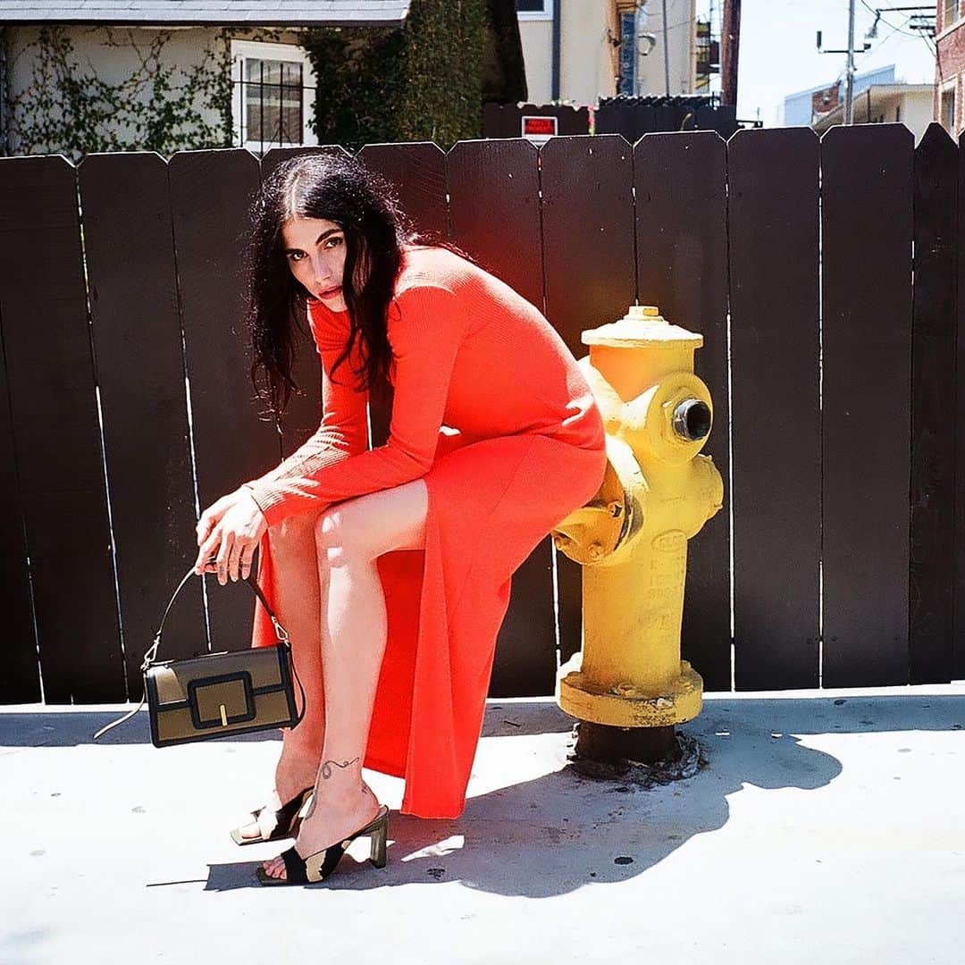 ラングリー・フォックスのインスタグラム：「Orange you glad I didn’t say banana 🍌」