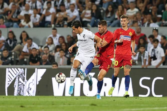 ジョアン・カルロス・テイシェイラさんのインスタグラム写真 - (ジョアン・カルロス・テイシェイラInstagram)「#uel 👀🌍⚽️」8月31日 5時28分 - joao.teixeira.8