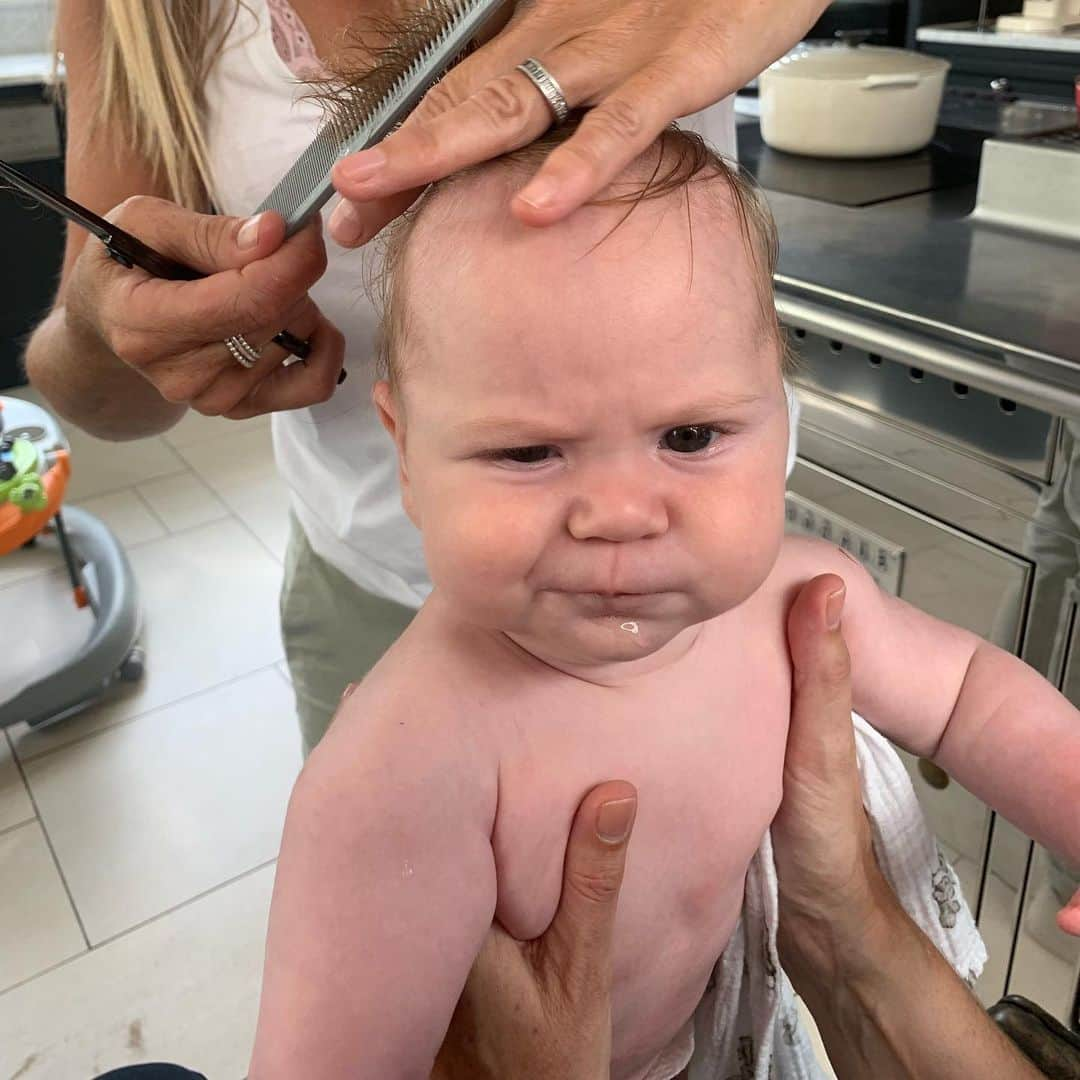 ゴードン・ラムゼイさんのインスタグラム写真 - (ゴードン・ラムゼイInstagram)「Not happy having  my first hair cut.... @oscarjramsay @mellissabrown」8月31日 5時51分 - gordongram